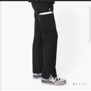 Figs womens cargo scrub pant